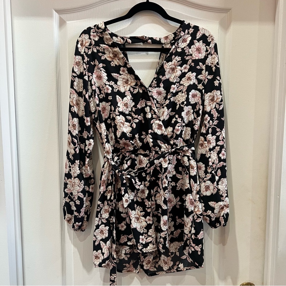 Long sleeves floral romper